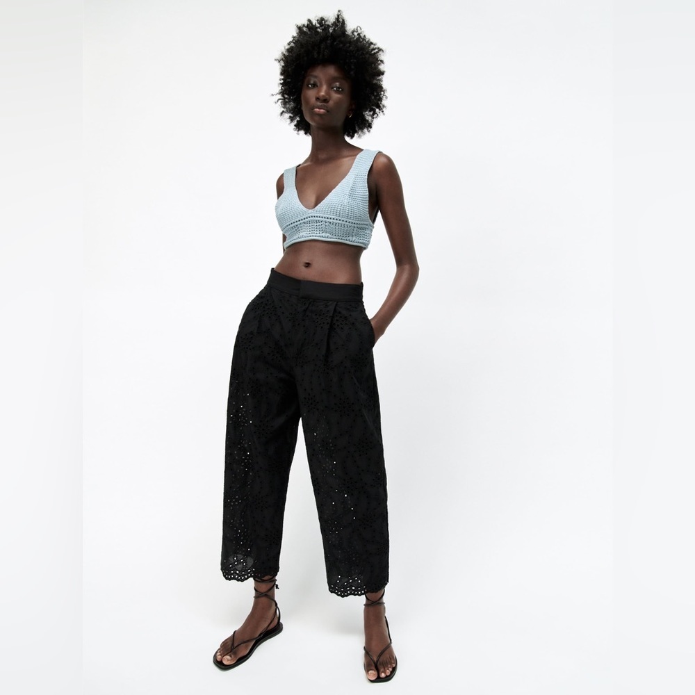 ZARA PANTS WITH‎ OPENWORK EMBROIDERY
SIZE M